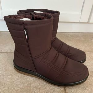 Women's thick, lined snow boots